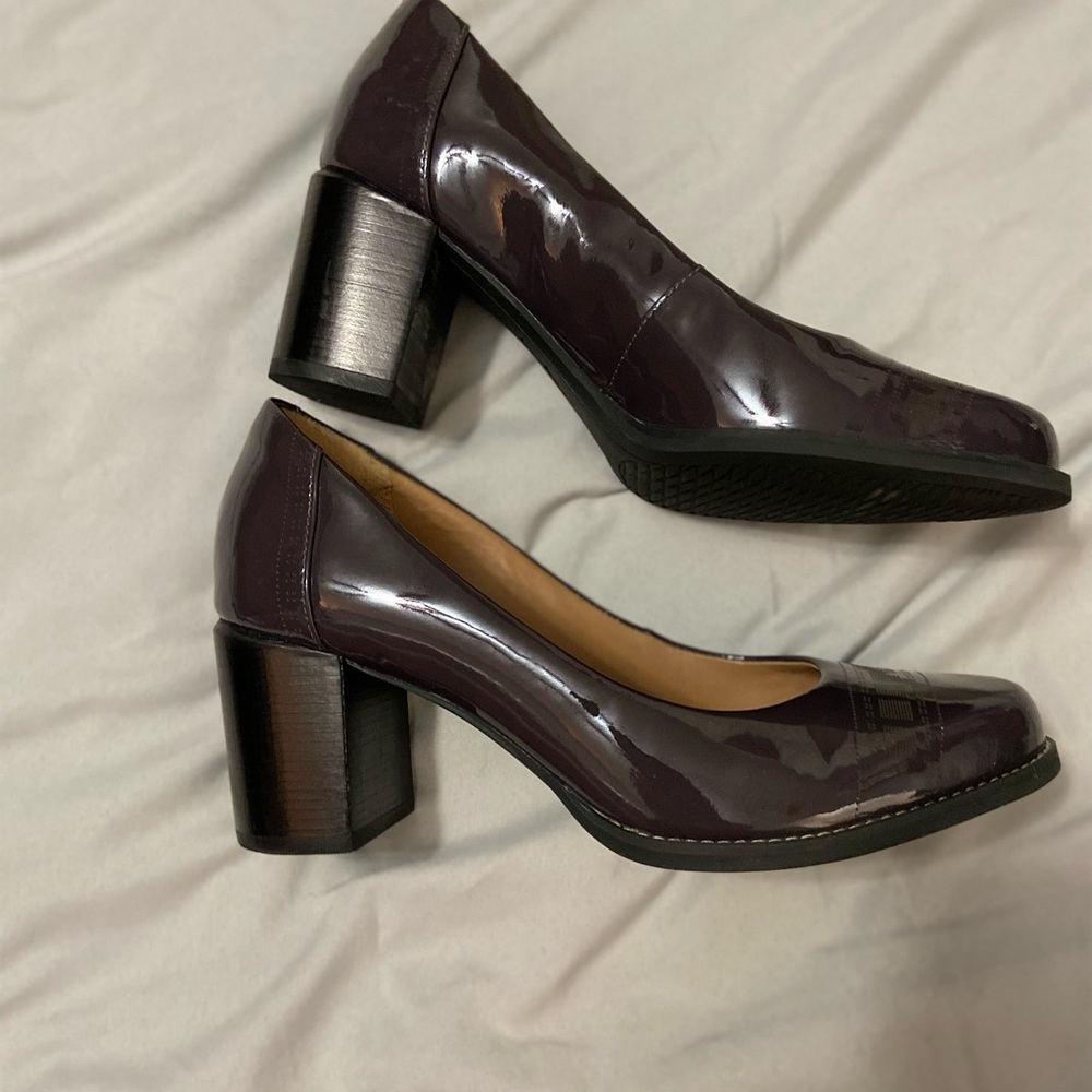 Clarks stacked heel pumps. Patent leather, dark burgundy. Size 7